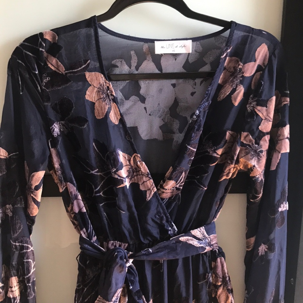 Long navy blue and velvet rose pattern dress - Picture 2 of 7